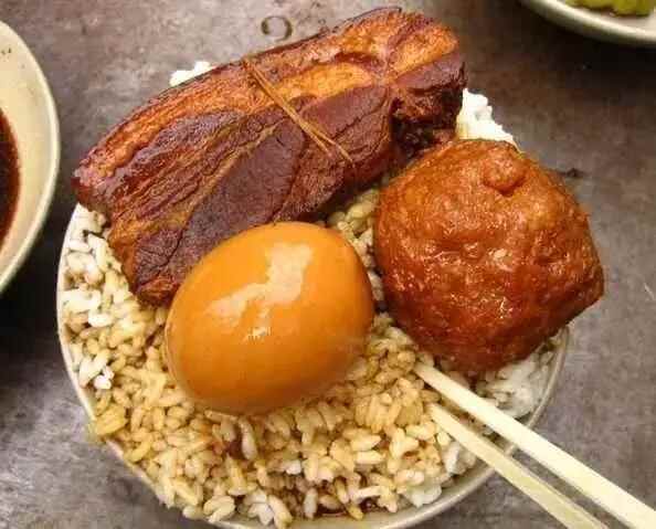 青岛到底有没有自己的本土特色美食，青岛真的是美食荒漠么