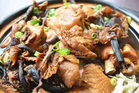 来青岛如果不吃海鲜，下面几道美食也是特色，可以尝尝