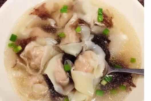 来青岛如果不吃海鲜，下面几道美食也是特色，可以尝尝