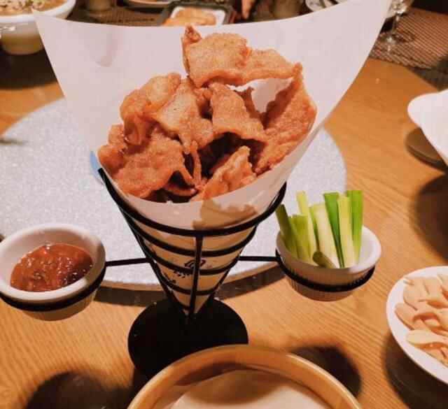 老四方人气比较旺的海鲜家常菜馆，大虾包必点，免费甜沫太好喝