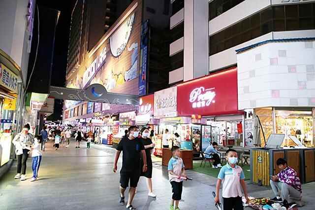 莱西市：夜游月湖商城 打卡“夜经济”