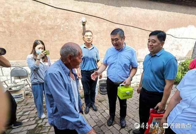 “寻访淄博百岁老人暨爱心义诊公益活动”第二站走进淄川车宋村