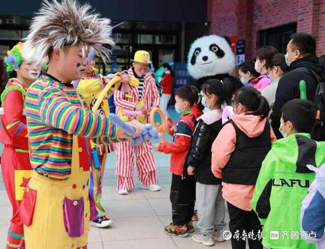 博山红叶柿岩的红叶红了！莫负时光，共赴醉美“柿岩红”