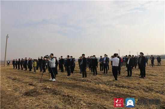 黄淮海冬小麦保护性耕作技术培训及现场演示会在桓台成功举行