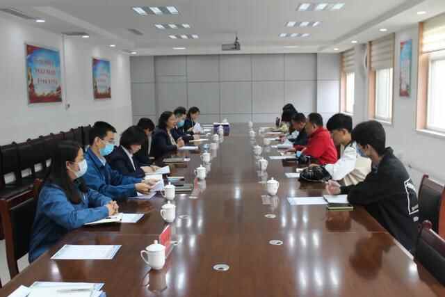 淄博媒体记者团走进高青县行政审批服务局