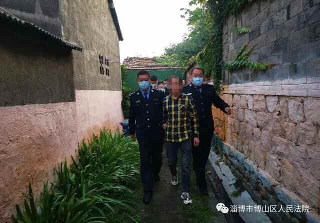 凌晨5点，淄博多人被带走