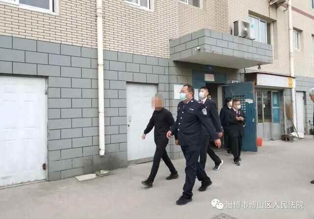 凌晨5点，淄博多人被带走