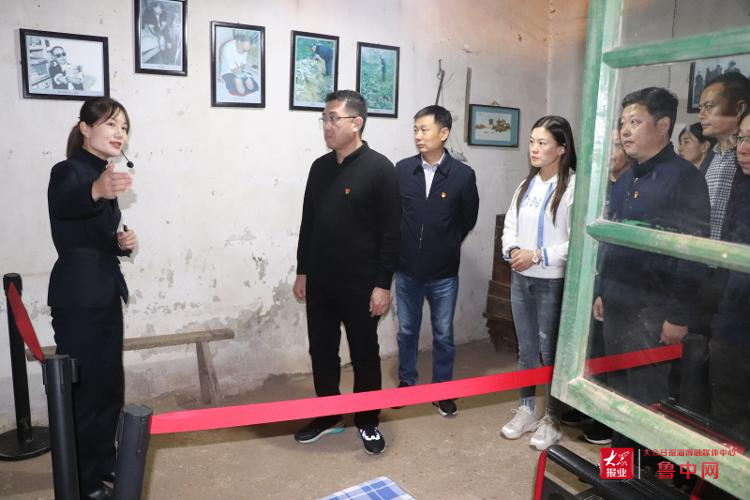 桓台县政府办公室、县商务局联合开展“打卡初心路 建功新时代”主题实践活动