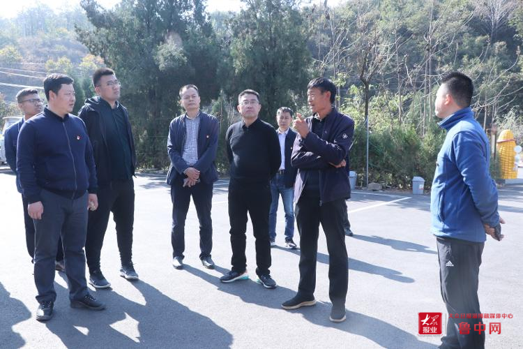 桓台县政府办公室、县商务局联合开展“打卡初心路 建功新时代”主题实践活动