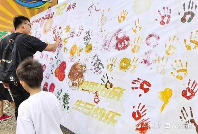 中国红·齐鲁行｜国庆假期首日，博山红叶柿岩满园尽是“中国红”