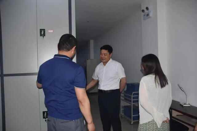 县委常委、副县长于寿磊到高青县档案馆调研