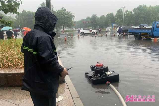 突降大雨！考场路段出现积水 桓台消防及时消除隐患