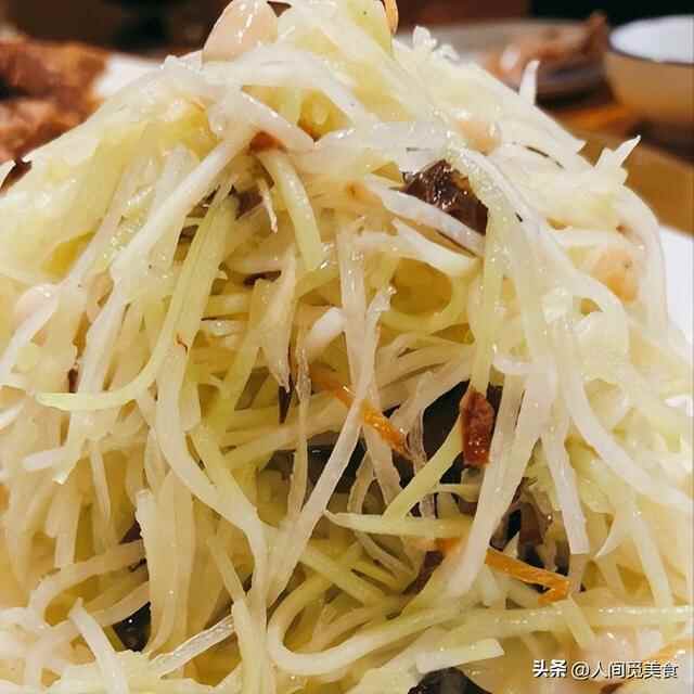 10个山东人来淄博玩，在老菜馆点了8菜1汤，结账时确认3遍不敢信