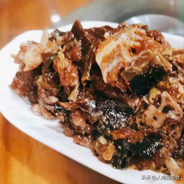 10个山东人来淄博玩，在老菜馆点了8菜1汤，结账时确认3遍不敢信