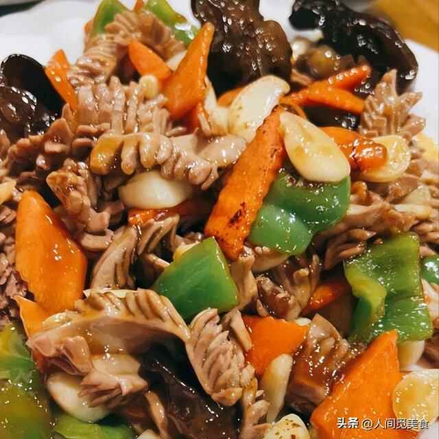 10个山东人来淄博玩，在老菜馆点了8菜1汤，结账时确认3遍不敢信
