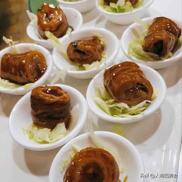 10个山东人来淄博玩，在老菜馆点了8菜1汤，结账时确认3遍不敢信
