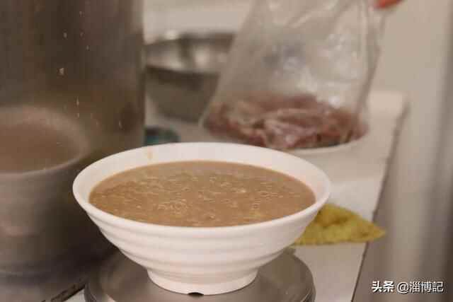 临淄也有了正宗的糁，一根油条一碗汤，温暖你整个冬天