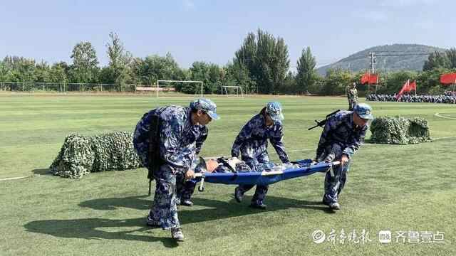 枣庄职业（技师）学院举行2021级新生军训汇报暨开学典礼