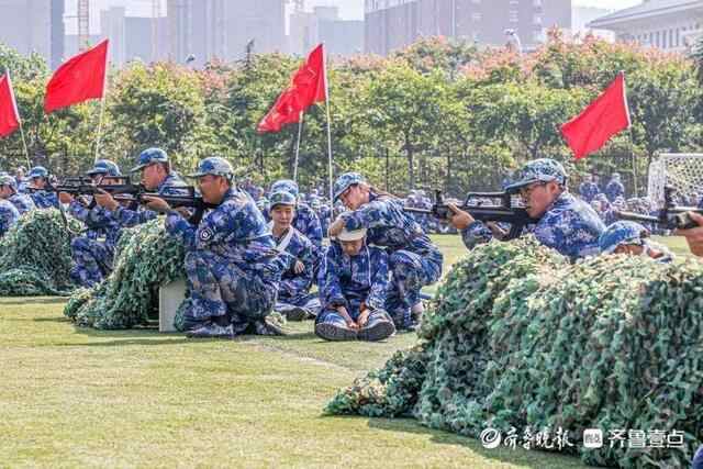 枣庄职业（技师）学院举行2021级新生军训汇报暨开学典礼