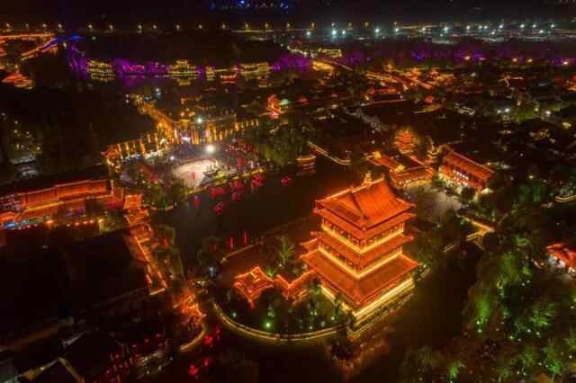 夜色流光溢彩 台儿庄古城国庆喜庆祥和