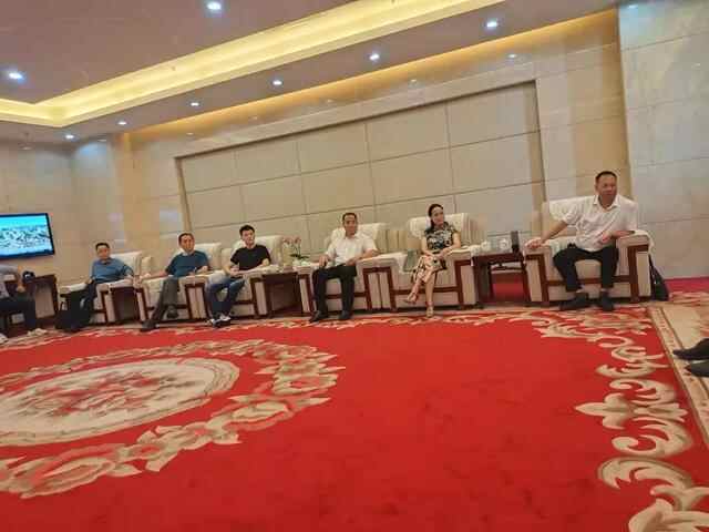 枣庄市工商联召开商协会融合发展座谈会