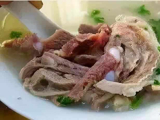 这个国庆美滋滋 | 逛台儿庄古城、品黄花牛肉面，从一碗面爱上这座城！