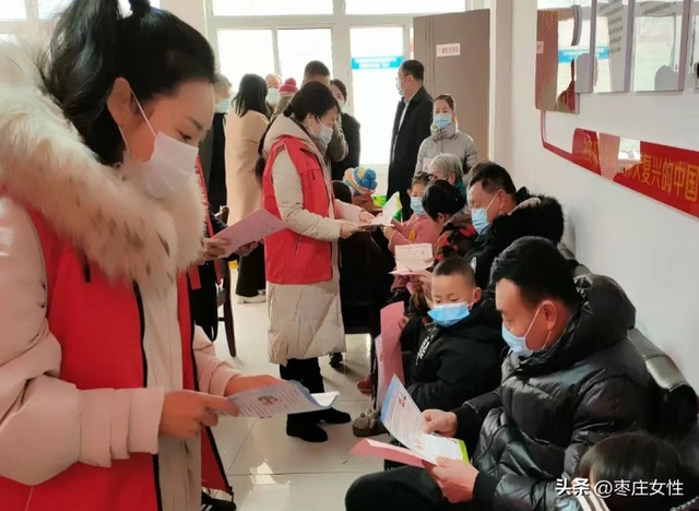 他，受到山亭区委区政府表扬
