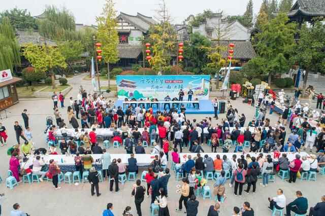 金秋寻梦！＂一碗黄花牛肉面＂为台儿庄古城带来了一场旅游热潮！