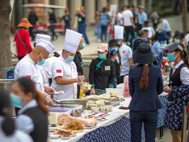 金秋寻梦！＂一碗黄花牛肉面＂为台儿庄古城带来了一场旅游热潮！