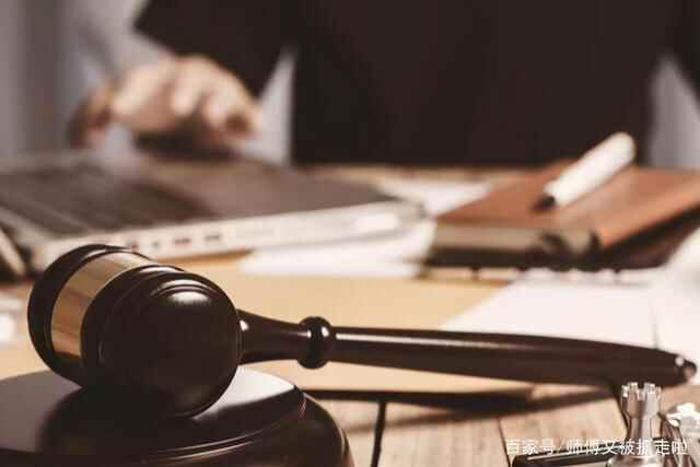 滕州警方通报学生校门口被殴打，警方对嫌疑人做出了什么处罚？