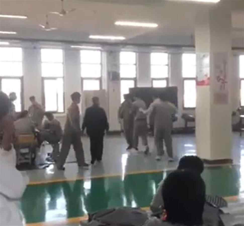 网传山东枣庄一职院老师殴打学生，当地人社局已介入