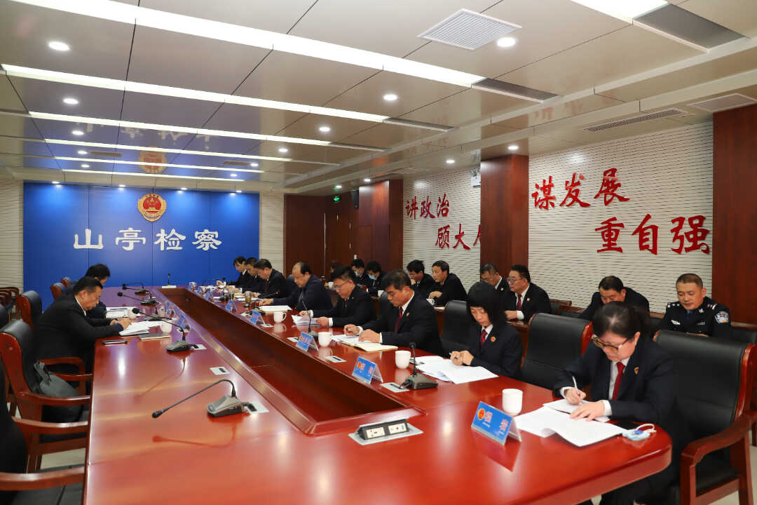 枣庄市人民**党组书记、检察长张敬艳来山亭区人民**调研工作