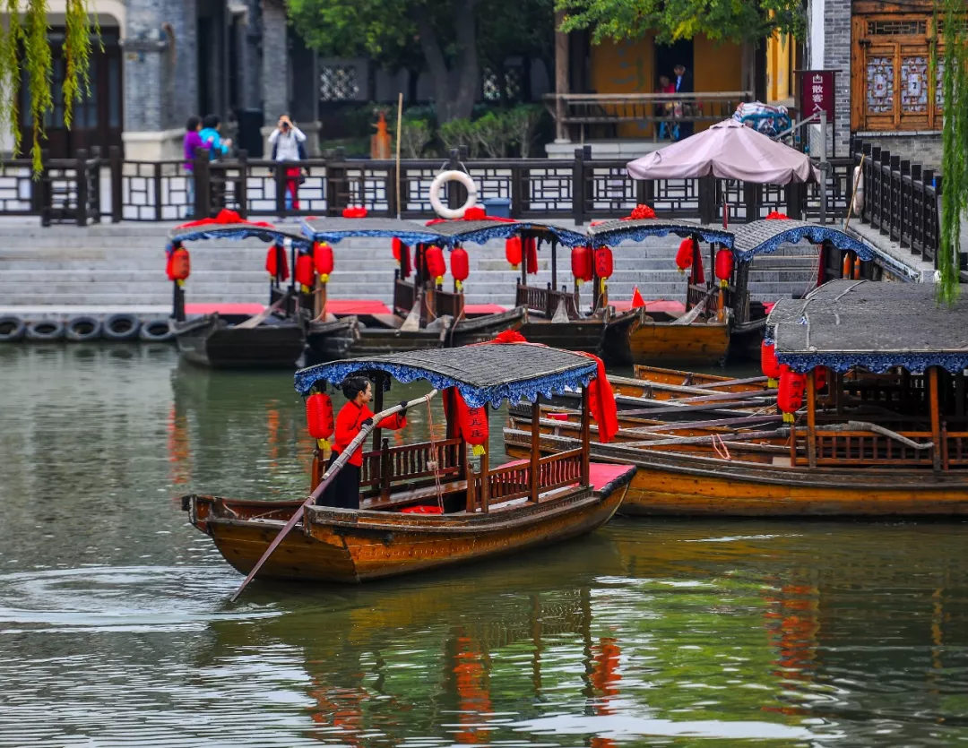 漫游江北水乡，沉醉在古城如画的秋景中……