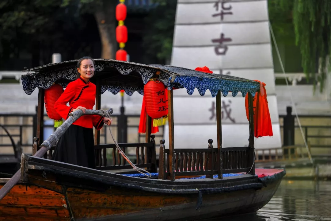 漫游江北水乡，沉醉在古城如画的秋景中……