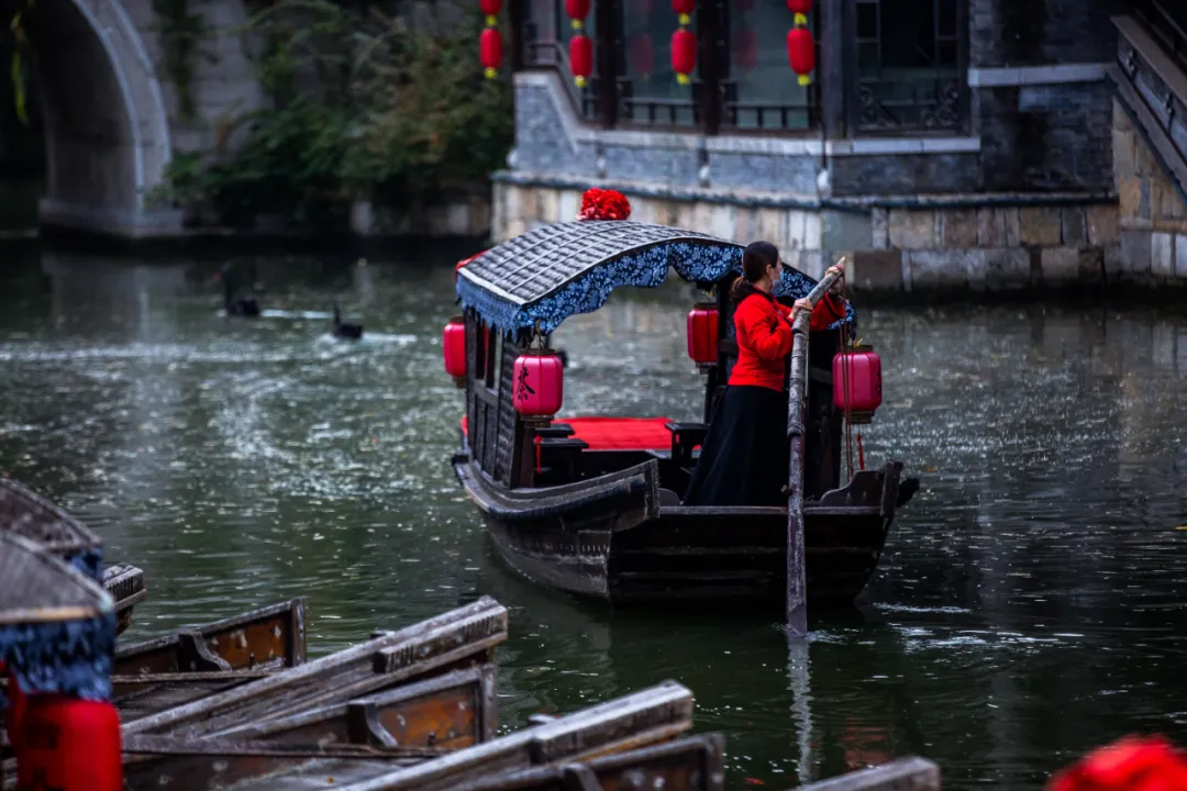 漫游江北水乡，沉醉在古城如画的秋景中……