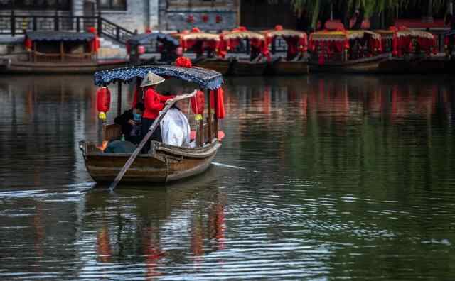 漫游江北水乡，沉醉在古城如画的秋景中……