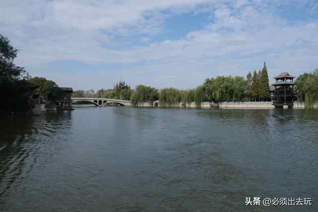 “活着的古运河”台儿庄古城