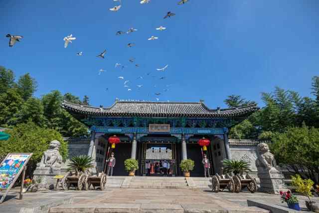 刷爆朋友圈 | 秋高气爽，台儿庄古城开启“蓝+白+灰”模式