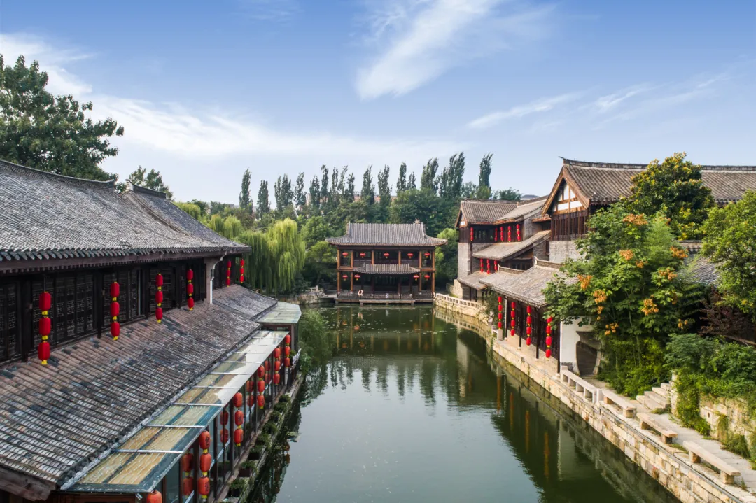 等不及了！来尝一口秋天的台儿庄古城吧