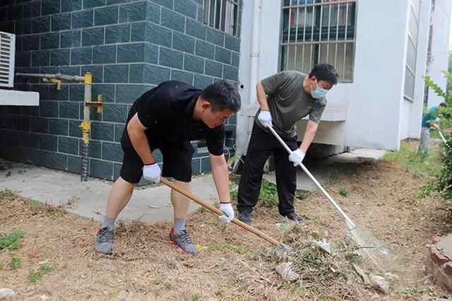 滕州市住建局开展创城攻坚志愿服务行动