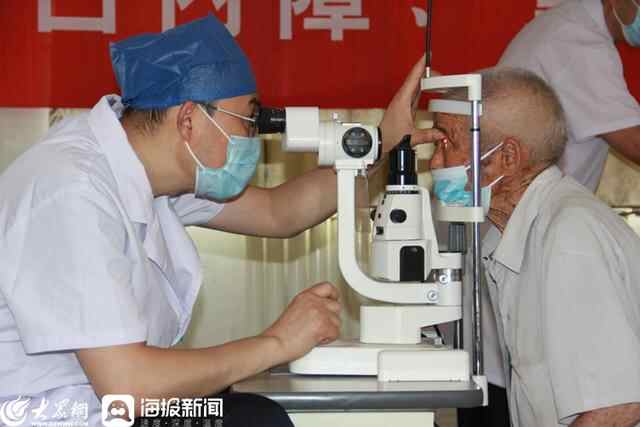 台儿庄区：开展关注白内障、重现新“视”界义诊活动