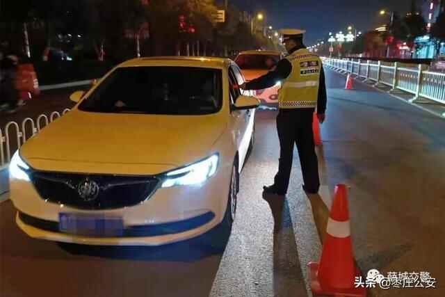薛城交警重拳出击 开展周末酒驾醉驾专项整治行动