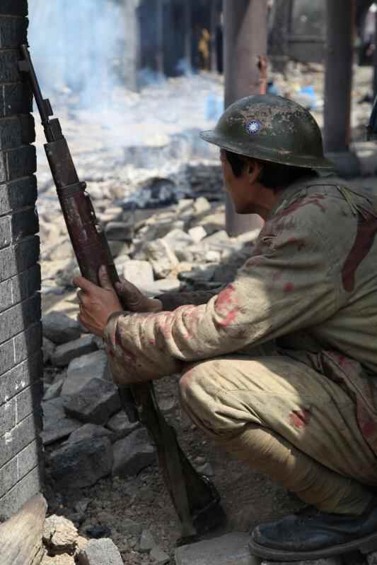 大运河畔拍戏忙电视连续剧《台儿庄》片场见闻