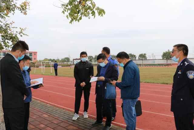 薛城区学校安全大排查大整治联合督导组到周营学区开展专项检查活动