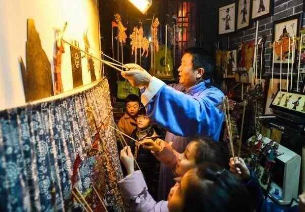 感受中华非遗魅力 在台儿庄古城欣赏新时代运河盛景