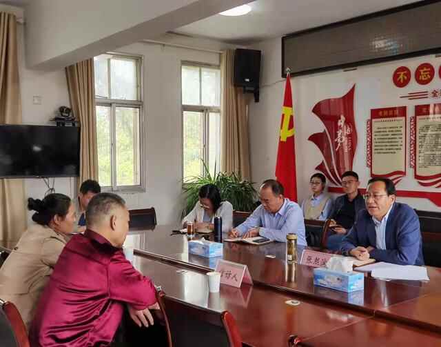 峄城区委副书记、区长张熙滨公开接待来访群众