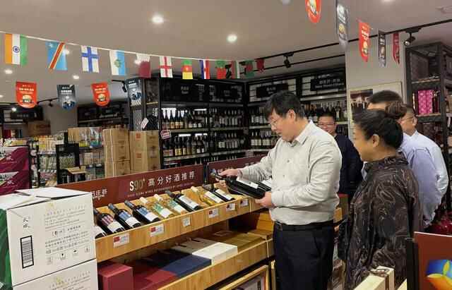 中粮酒业长城葡萄酒程军一行到东营市场考察调研