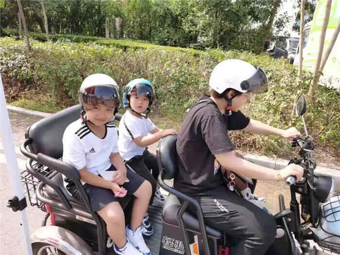 组图｜垦利区电动自行车道路通行秩序集中整治及爱心头盔发放活动启动