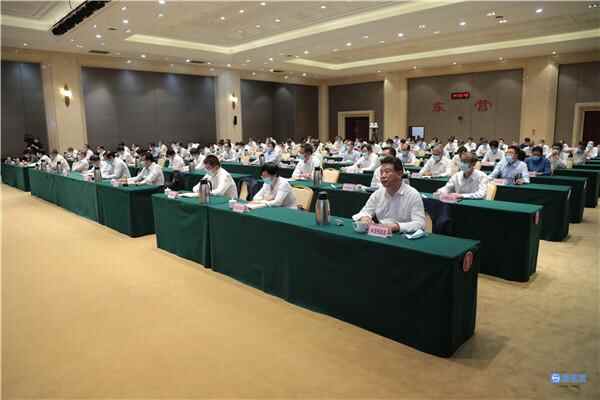 东营市召开新一届市政府第一次全体会议