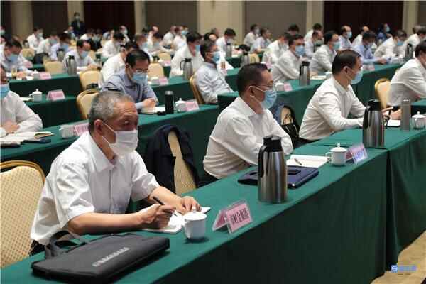 东营市召开新一届市政府第一次全体会议